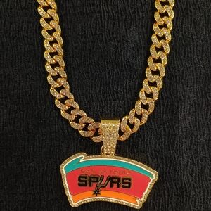 San Antonio Spurs 20 Inch Necklace Pendant Cuban Chain Link NBA Basketball
